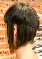 asymetryczne fryzury krótkie - uczesanie damskie zdjęcie numer 7B